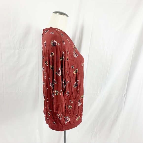 🌺Reitmans “The Relaxed” Burgundy Floral V-Neck Top Women’s XL🌺 - Picture 3 of 8